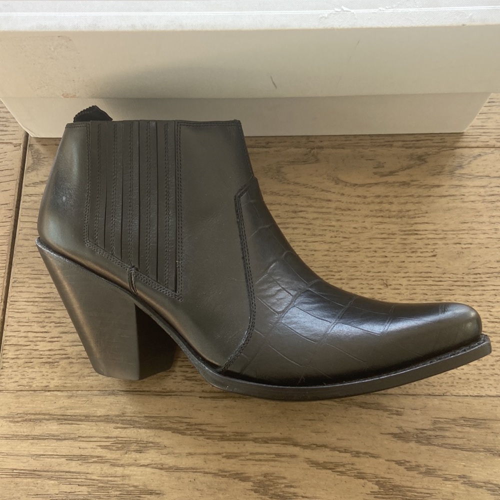 Celine Western Booties brand new size 38 - Picture 3 of 11